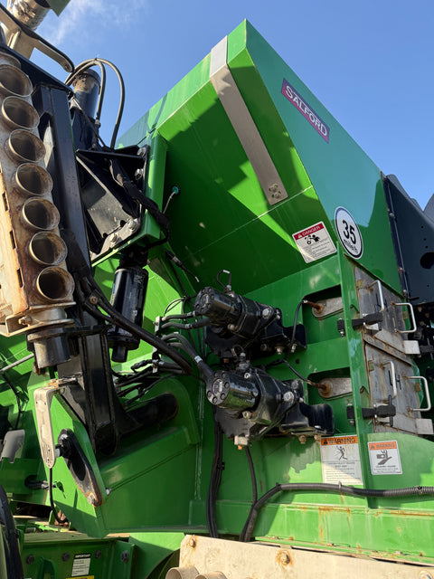 2023 John Deere 600R Spreader 545 HRS