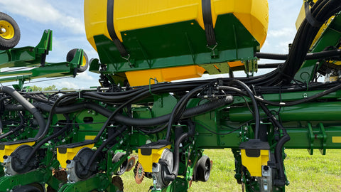 2023 John Deere 1775NT no-till planter (2500ac New Discs)