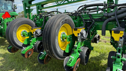 2023 John Deere 1775NT no-till planter (2500ac New Discs)