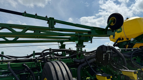 2023 John Deere 1775NT no-till planter (2500ac New Discs)