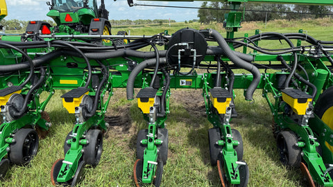 2023 John Deere 1775NT no-till planter (2500ac New Discs)