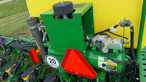 2023 John Deere 1775NT no-till planter (2500ac New Discs)