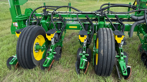 2023 John Deere 1775NT no-till planter (2500ac New Discs)