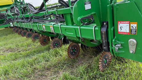 2023 John Deere 1775NT no-till planter (2500ac New Discs)